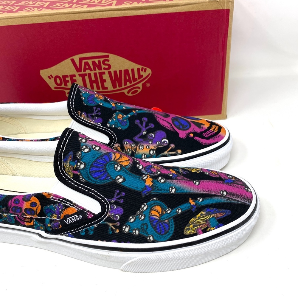 VANS Classic Slip On Low Top Black Multi Canvas Women Sneakers Size VN0A7Q5D0ZB - Picture 3 of 12